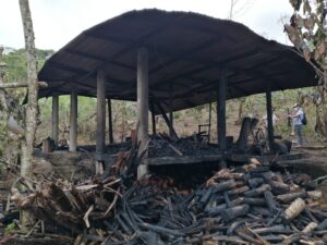 INCENDIO CONSUMIÓ TODO