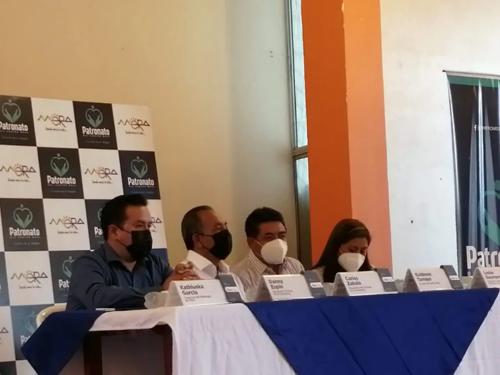 Firma de convenio beneficia a personas con enfermedades catastróficas.